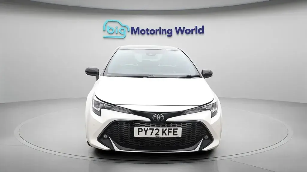 Usado Toyota Corolla Sport 140 HP (102 kW) 2023 Branco Citadino
