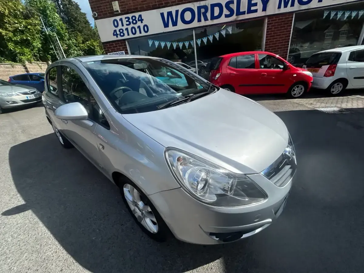 Używany Vauxhall Corsa 2009 Srebrny Hatchback
