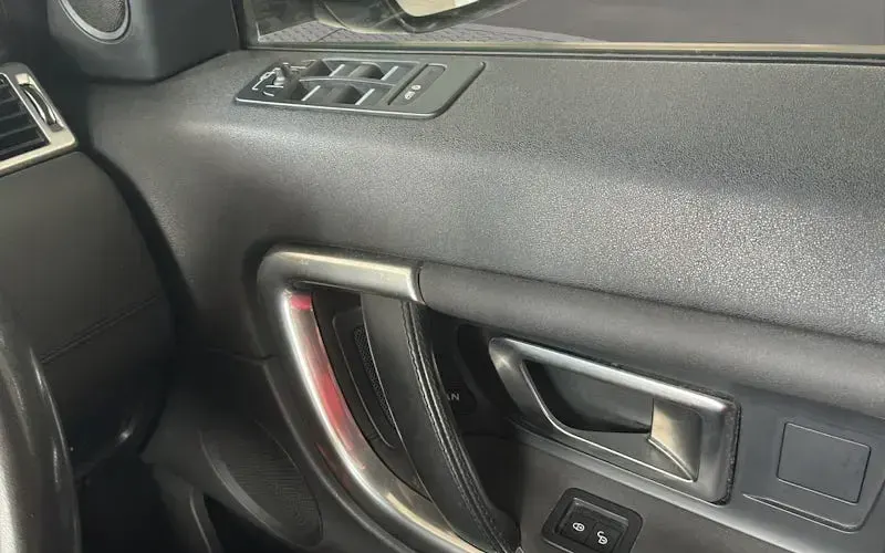 Used Land Rover Discovery Sport Landmark 180 HP (132 kW) 2019 Black SUV