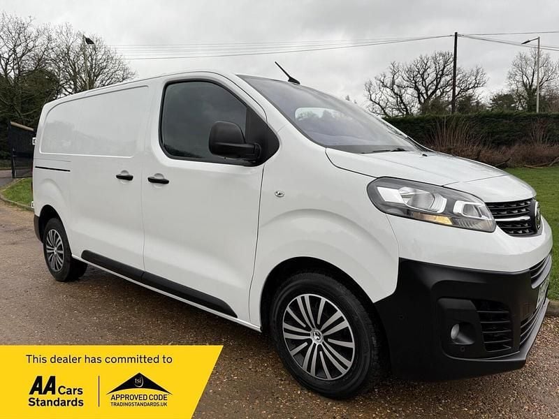 White Used 2023 Vauxhall Vivaro MPV | £15,490 (Super price) - Image 1/3