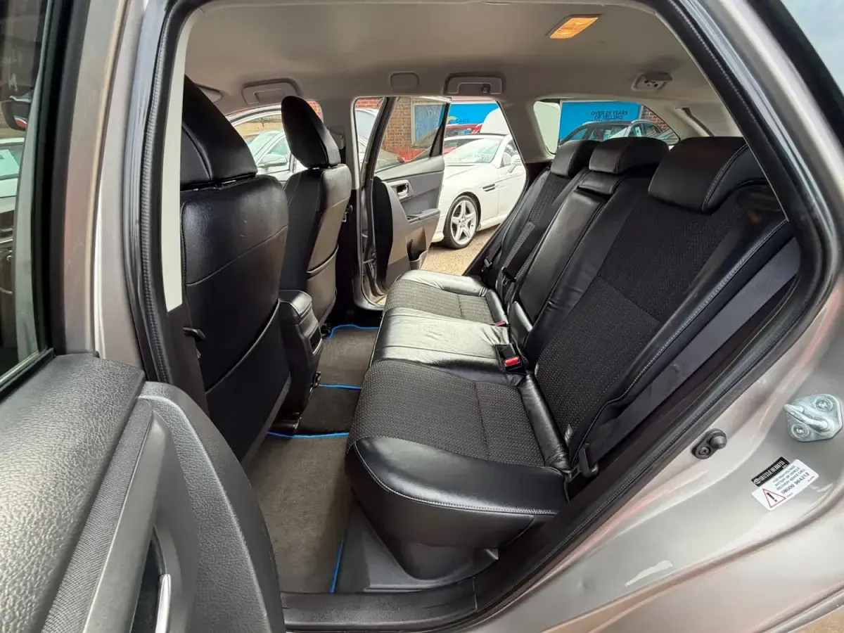 Used Toyota Auris Hybrid 136 HP (100 kW) 2014 Bronze Estate
