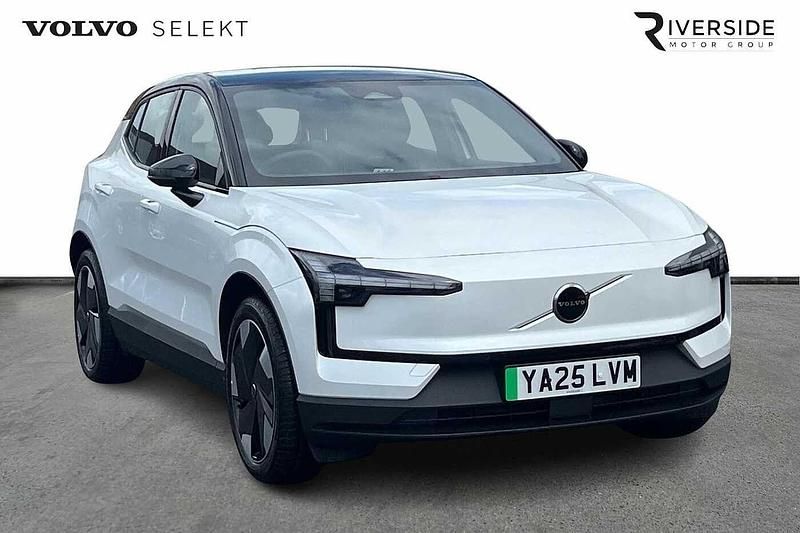 Crystal white New 2025 Volvo EX30 Plus SUV | £30,950 (Good price) - Image 1/4