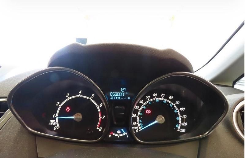 Used Ford Fiesta Zetec 2016 White Hatchback