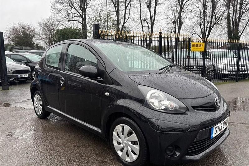 Black Used 2013 Toyota Aygo Hatchback | £6,490 (Fair price) - Image 1/1