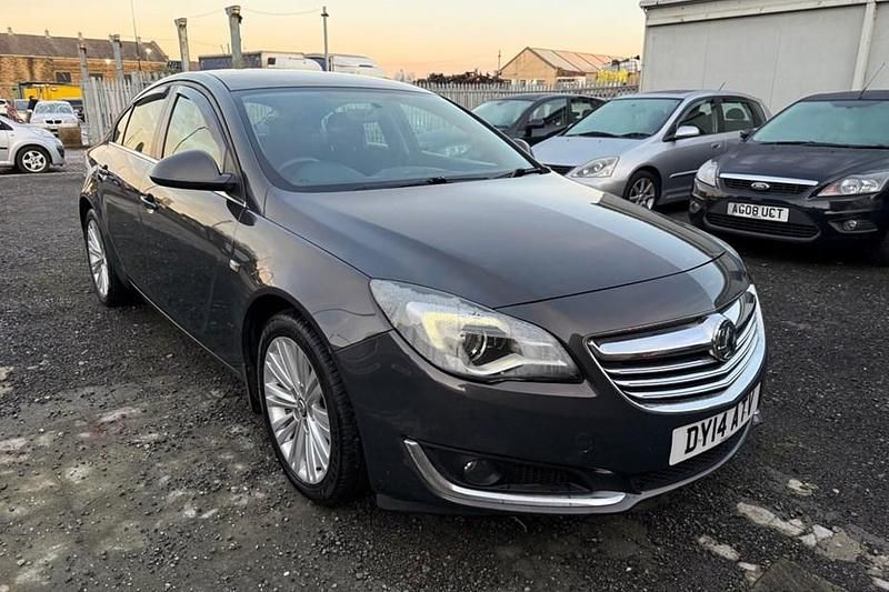 Used Vauxhall Insignia Design Edition 140 HP (102 kW) 2014 Grey Hatchback