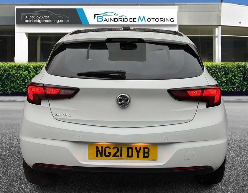 Used Vauxhall Astra Edition 2021 White Hatchback