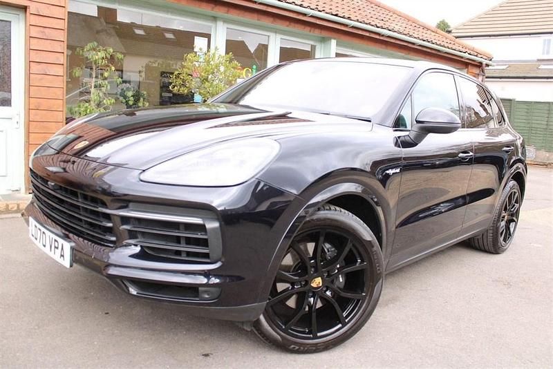 Used Porsche Cayenne 462 HP (339 kW) 2020 Black SUV