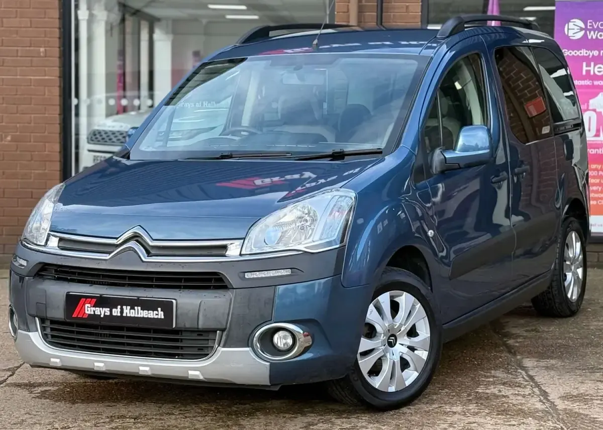 Usado Citroën Berlingo XTR 90 HP (66 kW) 2014 Azul Monovolume