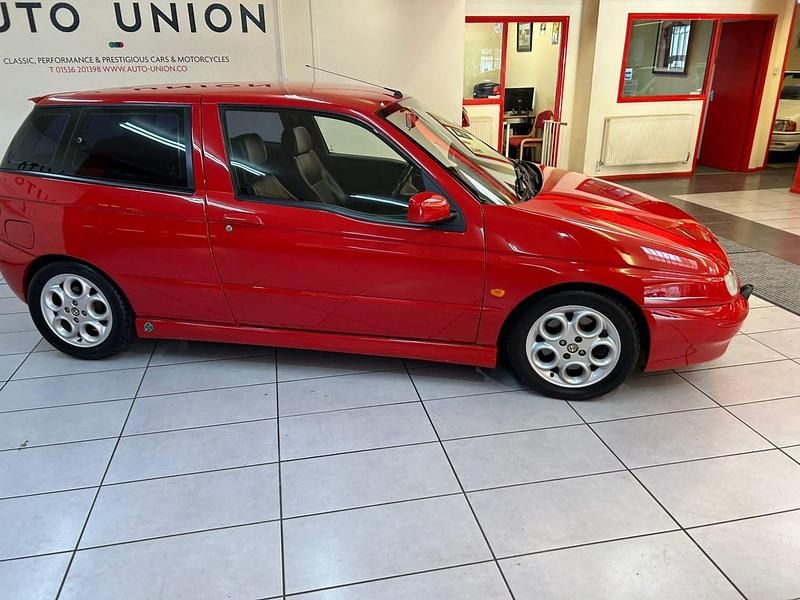 Used Alfa Romeo 145 155 HP (114 kW) 2000 Red Hatchback