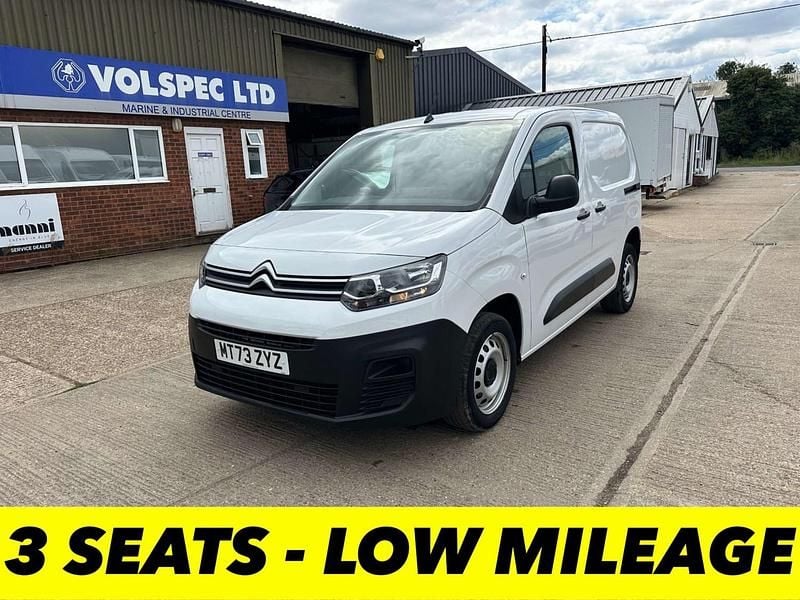White Used 2023 Citroën Berlingo MPV | £11,250 (Good price) - Image 1/2
