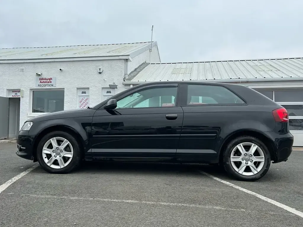 Used Audi A3 Design 168 HP (123 kW) 2011 Black Hatchback