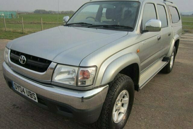 Used Toyota HiLux 102 HP (75 kW) 2004 Pickup