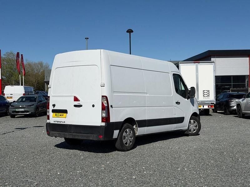Used Nissan Interstar Tekna 135 HP (99 kW) 2024 White Van