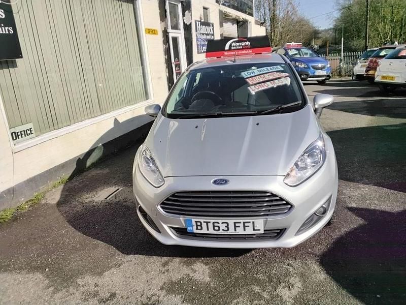 Used Ford Fiesta Zetec 82 HP (60 kW) 2013 Silver Hatchback