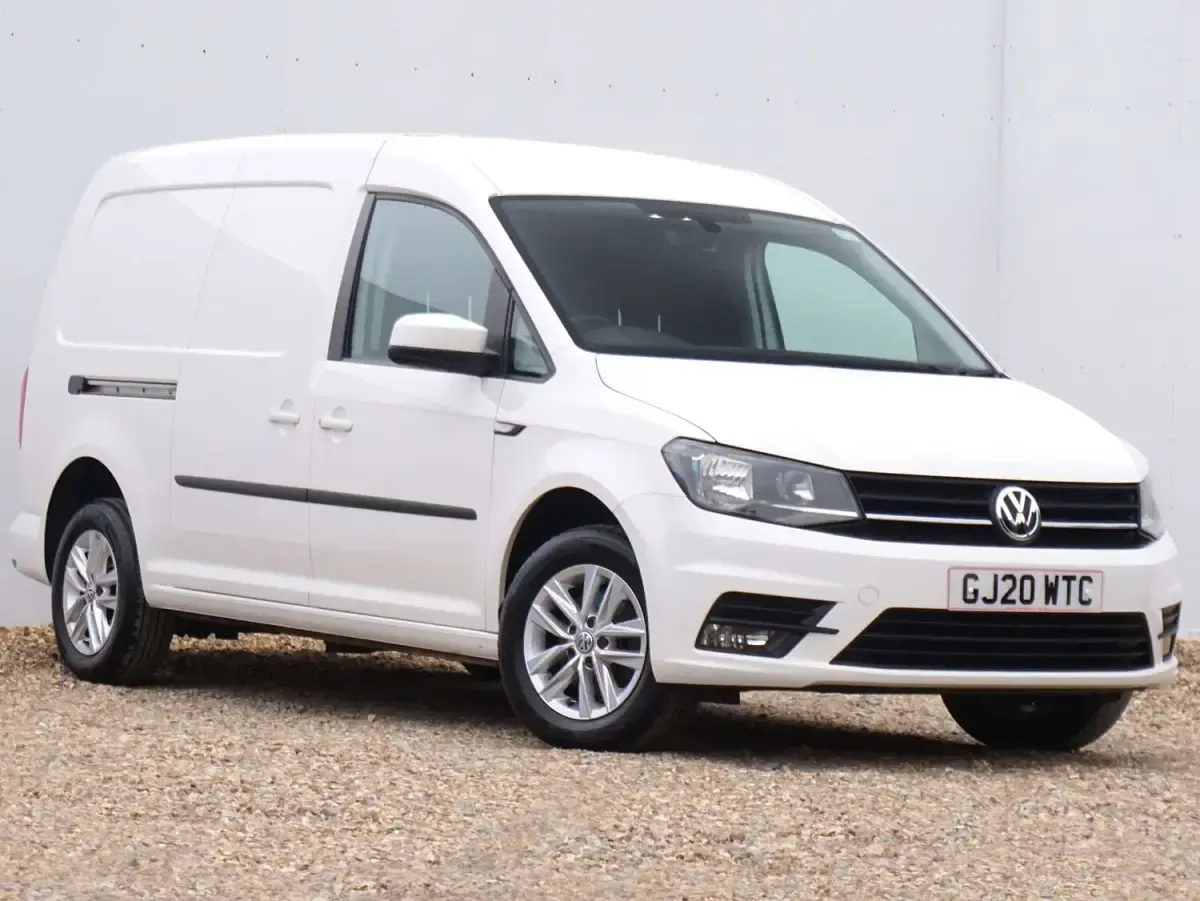 Used VW Caddy Maxi Highline 102 HP (75 kW) 2020 White MPV