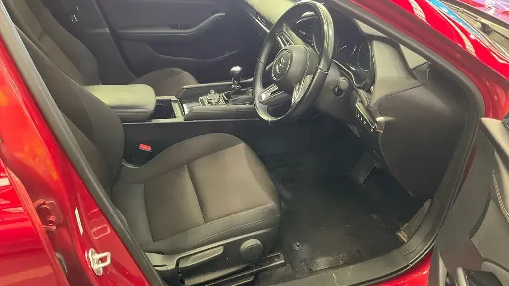Used Mazda 3 Inclusive 122 HP (89 kW) 2022 Red Hatchback