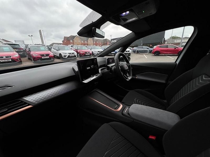 New Cupra Born e-Boost 169 kW (231 HP) 2025 White Hatchback