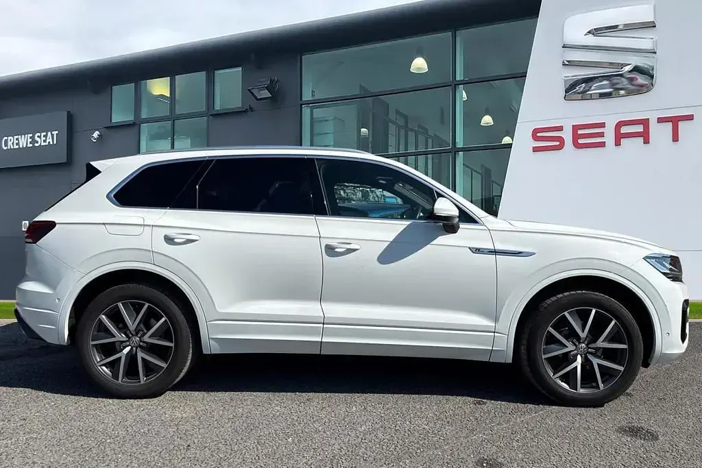 Used VW Touareg R-line 2019 White SUV