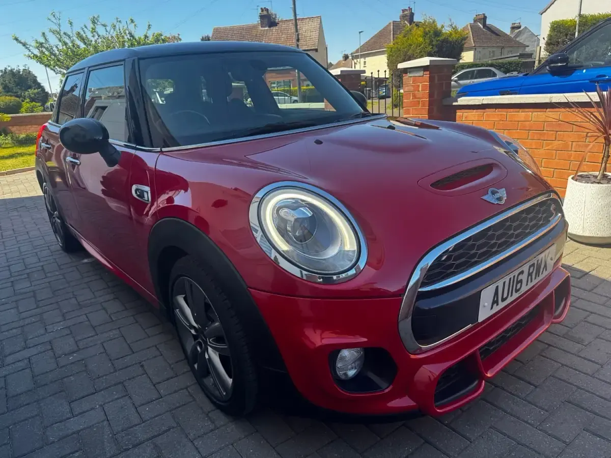 Used Mini Cooper S Hatch 170 HP (125 kW) 2016 Red Hatchback