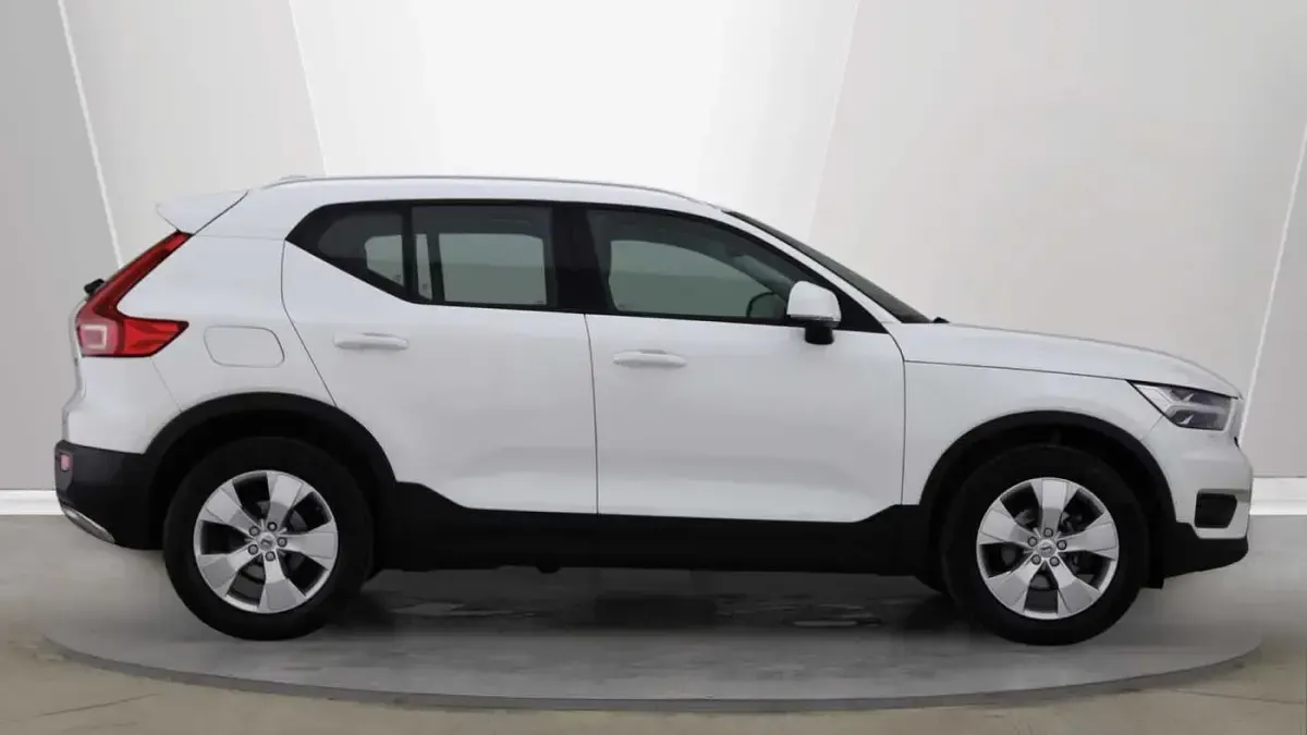 Used Volvo XC40 Momentum 163 HP (119 kW) 2020 SUV