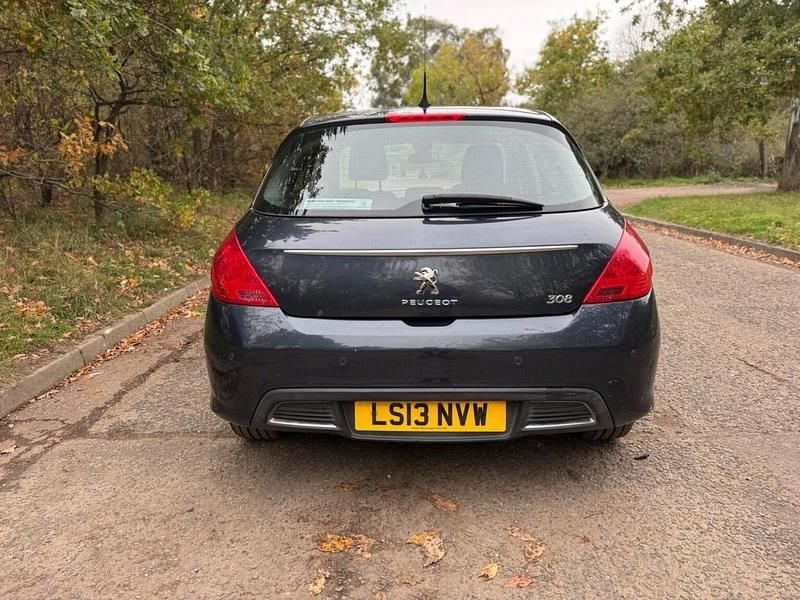 Używany Peugeot 308 Active 2013 Niebieski Hatchback