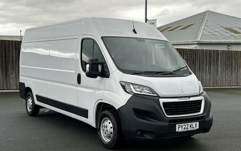 White Used 2022 Peugeot Boxer Van | £13,500 (Good price) - Image 1/4