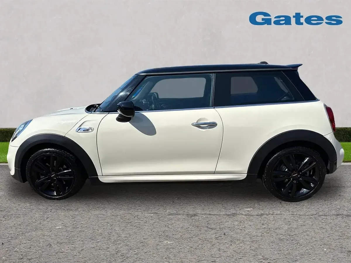 Begagnad Mini Cooper S Hatch 2019 Vit Halvkombi