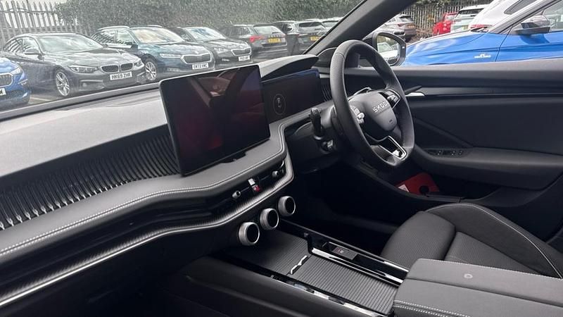 Used Skoda Superb SportLine 150 HP (110 kW) 2026 Pure white Hatchback