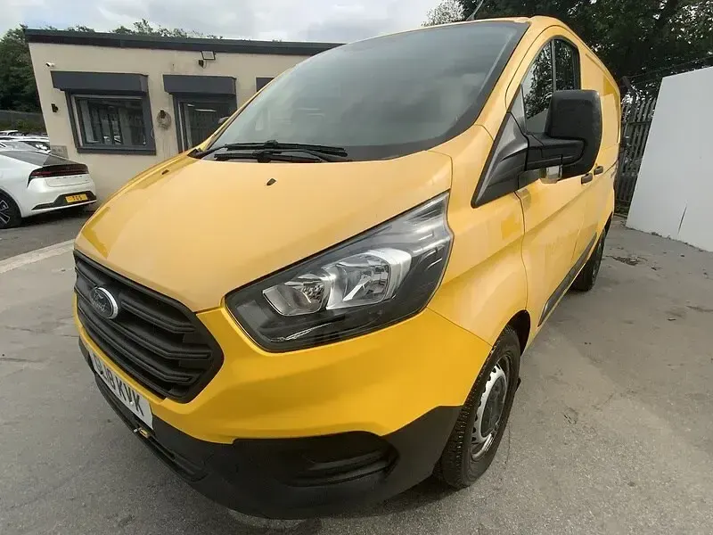 Used Ford Transit Custom 130 HP (95 kW) 2018 Yellow Van