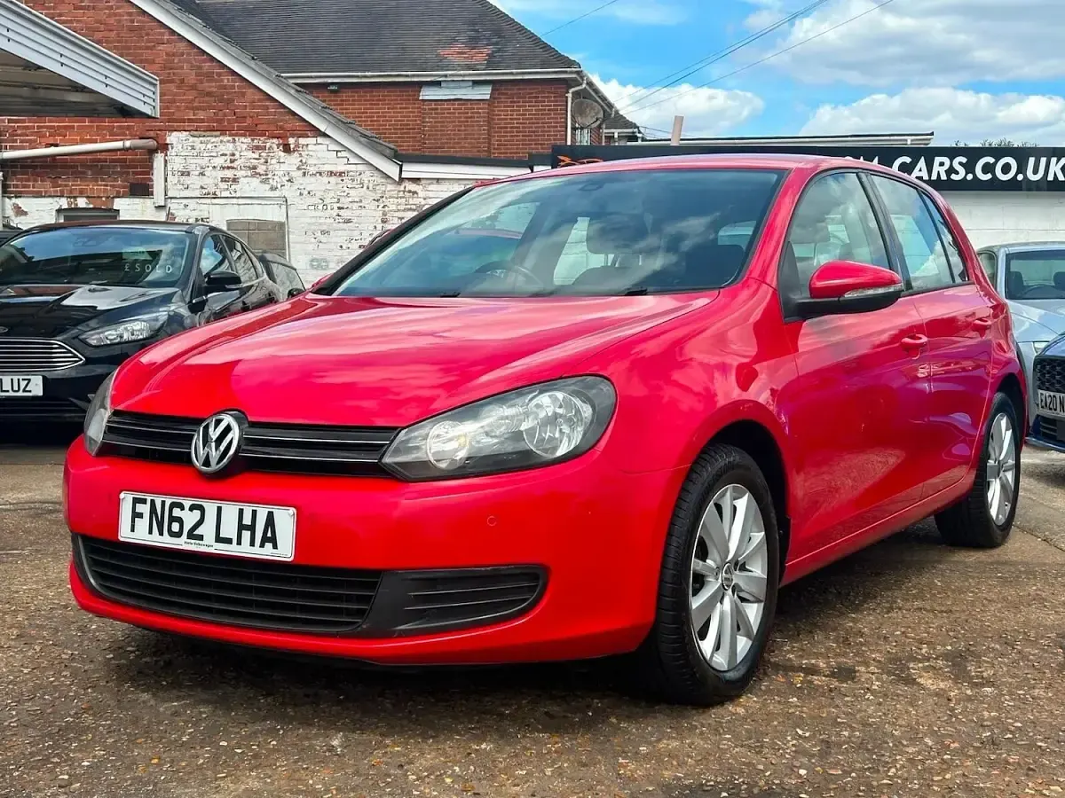 Used VW Golf VII Match 120 HP (88 kW) 2012 Red Hatchback