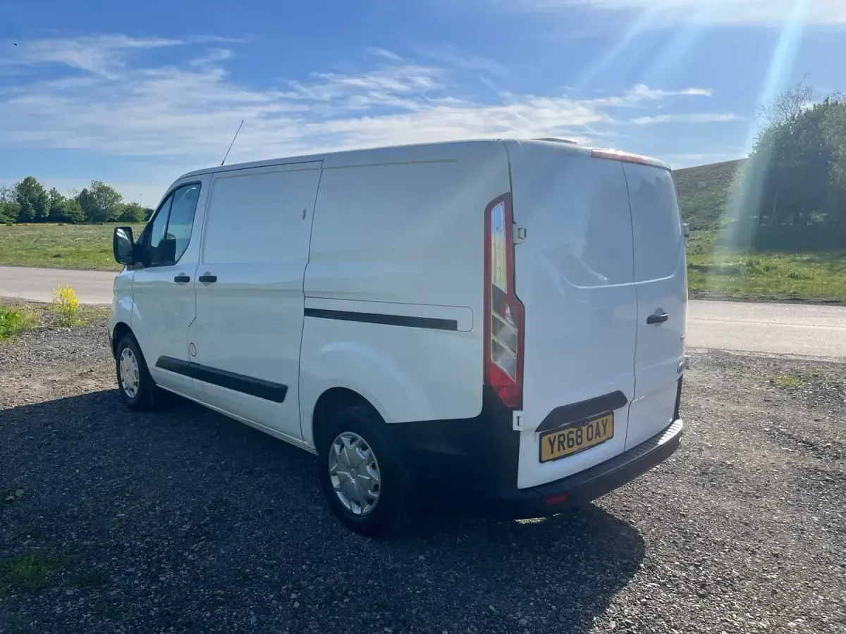 Usado Ford Transit Custom 105 CV (77 kW) 2018 Blanco Van