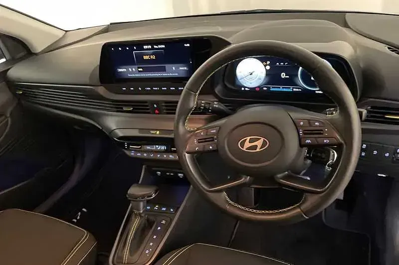 Używany Hyundai i20 Premium 100 KM (73 kW) 2023 Szary Hatchback