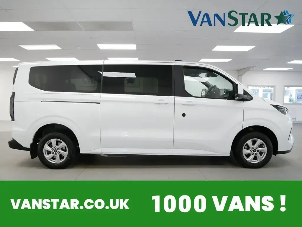 Used Ford Tourneo Custom Zetec 136 HP (100 kW) 2024 White Van