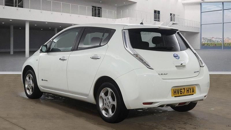 Used Nissan Leaf Acenta 80 kW (109 HP) 2017 White Hatchback