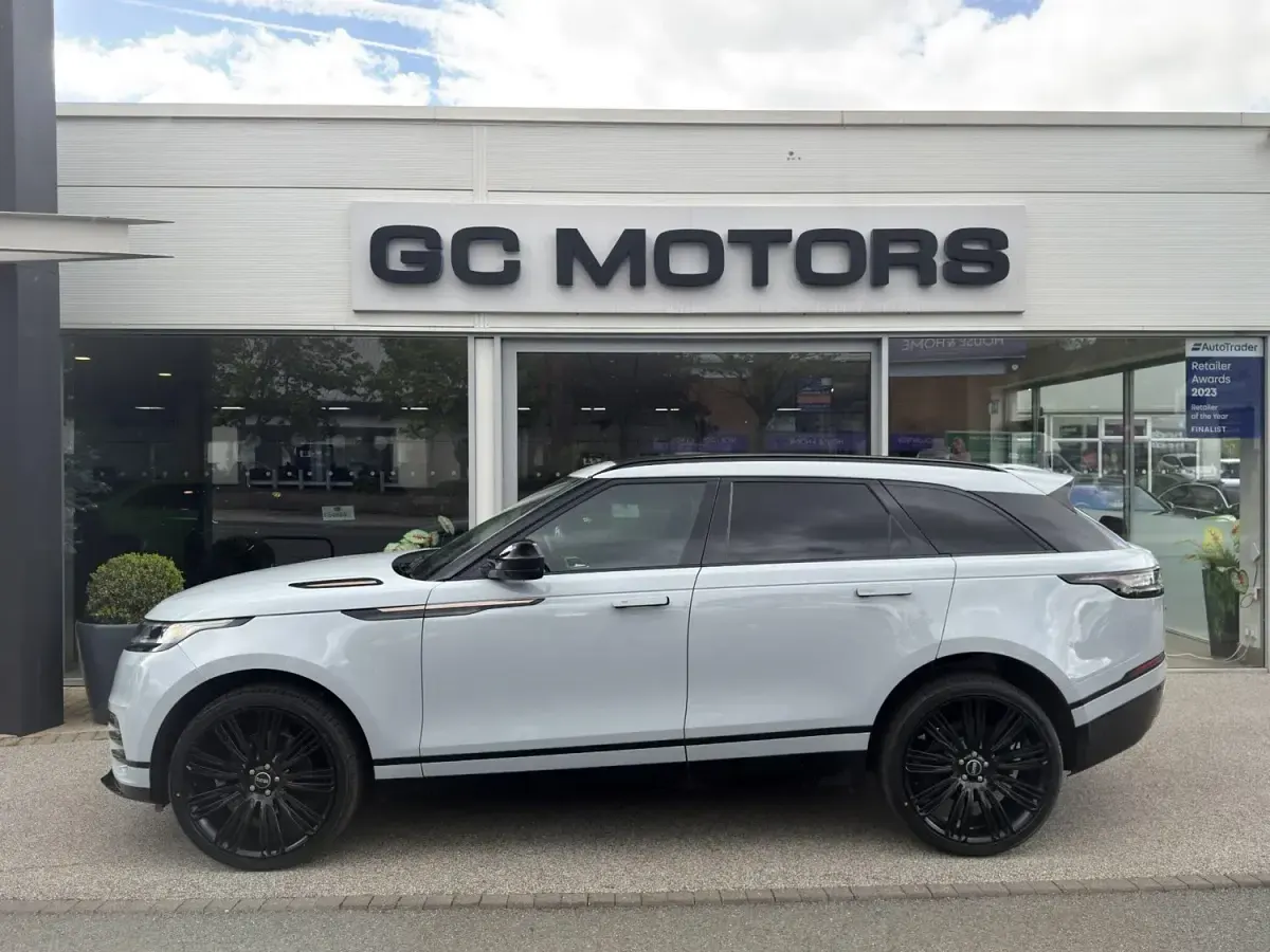 Usado Land Rover Range Rover Velar SE Dynamic 204 HP (150 kW) 2024 Cinzento SUV