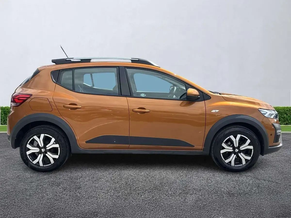 Used Dacia Sandero Prestige 90 HP (66 kW) 2022 Orange Hatchback