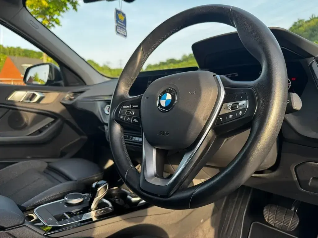 Used BMW 118 Sport Line 136 HP (100 kW) 2022 Black Hatchback