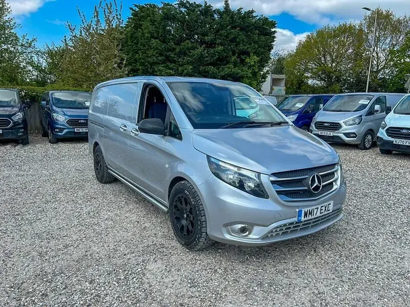 Begagnad Mercedes Vito 2017 Silver Van