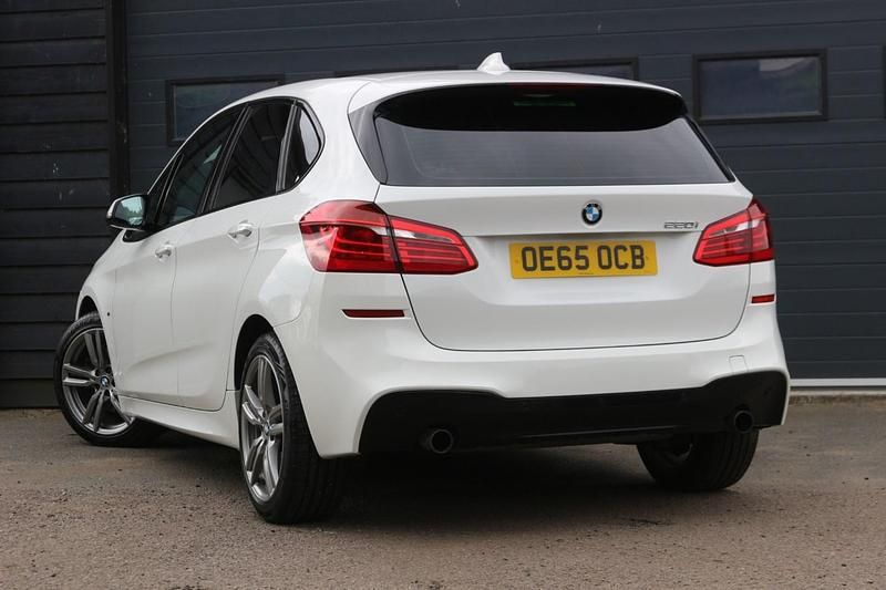 Used BMW 220 M Sport 2016 White Hatchback