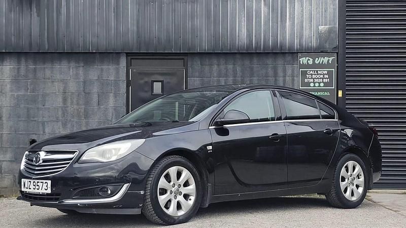 Used Vauxhall Insignia SRi 163 HP (119 kW) 2015 Black Hatchback