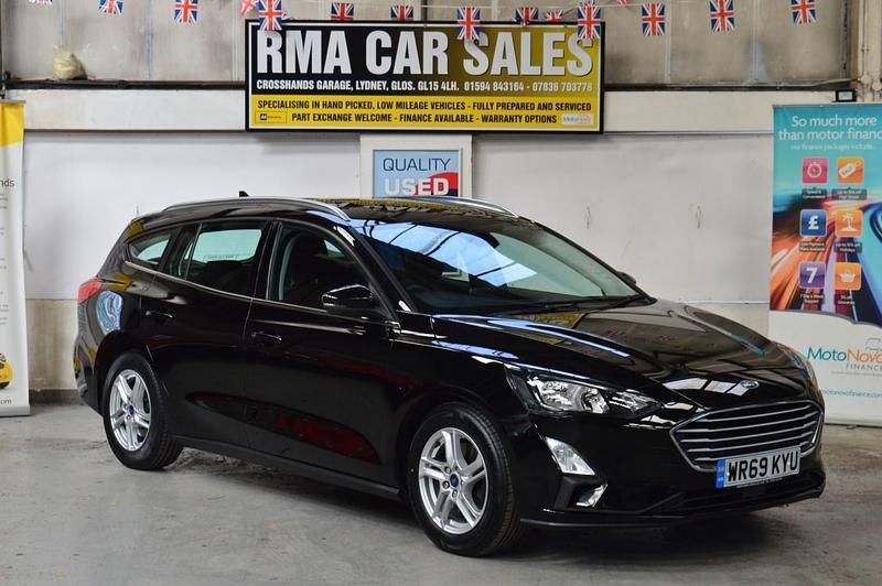 Usado Ford Focus Zetec 95 HP (69 kW) 2019 Preto Carrinha