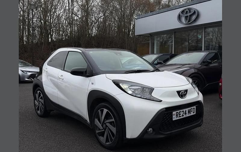 Used Toyota Aygo X 71 HP (52 kW) 2024 White SUV