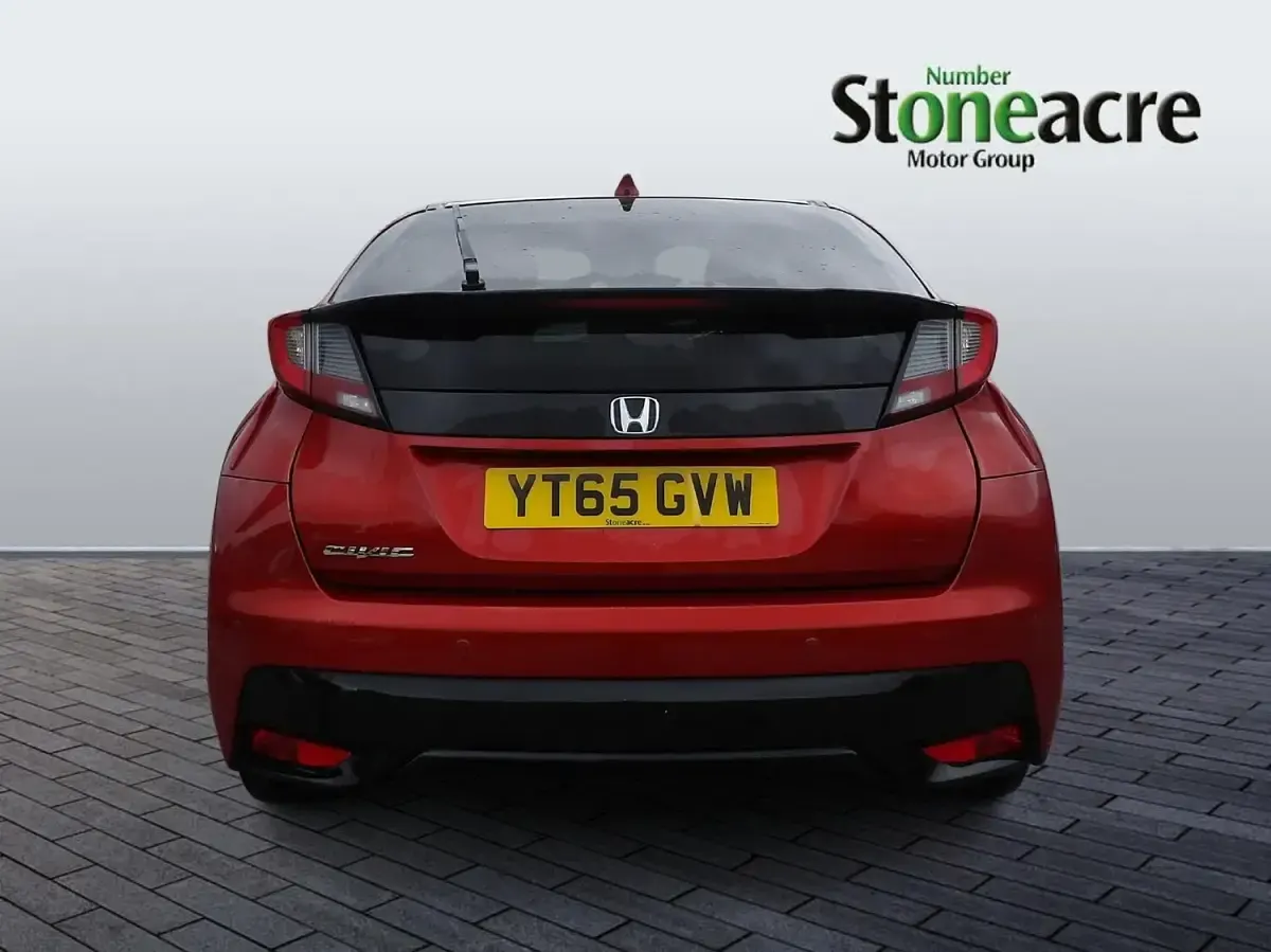 Used Honda Civic SE Plus 120 HP (88 kW) 2015 Red Hatchback