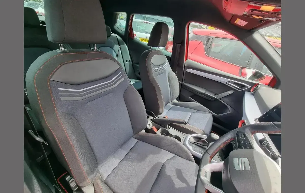 Used Seat Arona FR 115 HP (84 kW) 2025 Red SUV
