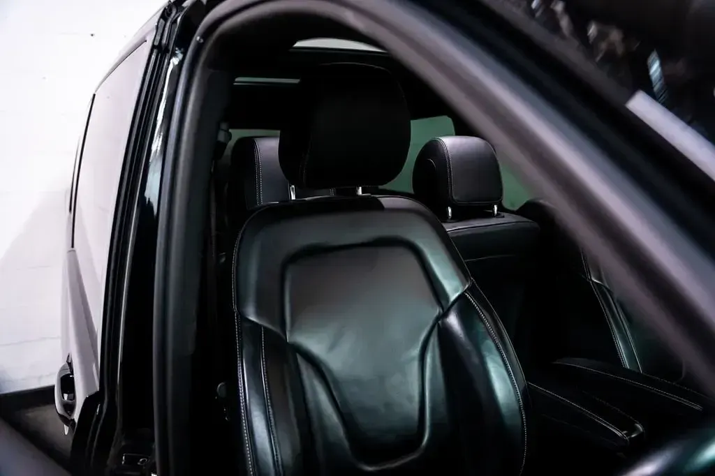 Usado Mercedes V220 AMG line 163 HP (119 kW) 2023 Preto Monovolume