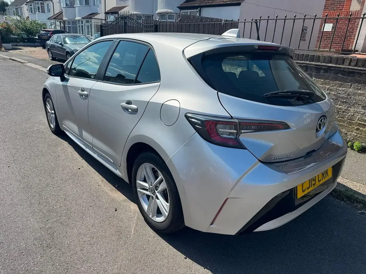 Used Toyota Corolla 116 HP (85 kW) 2019 Silver Hatchback