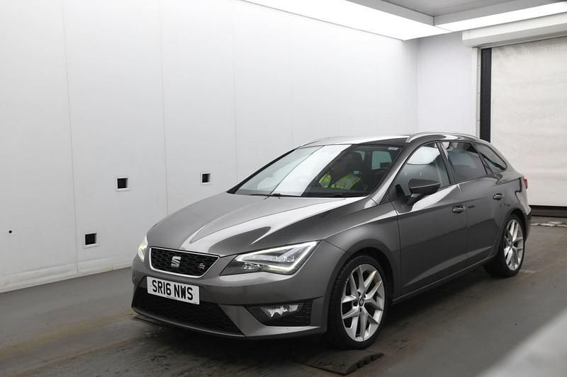 Begagnad Seat Leon FR 150 HK (110 kW) 2016 Grå Kombi