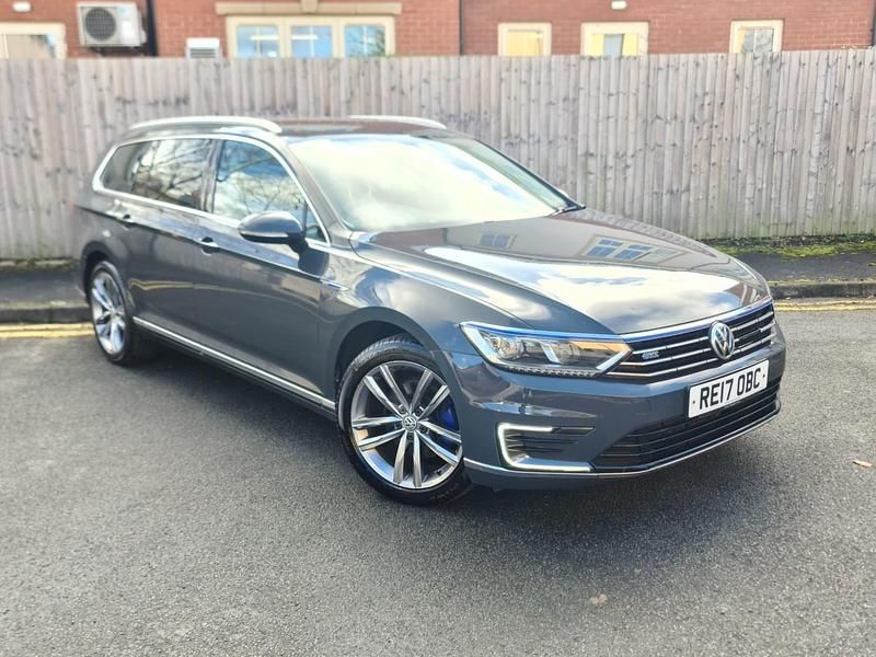 Used VW Passat GTE 218 HP (160 kW) 2017 Grey Estate