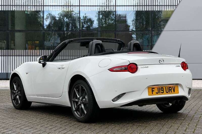 Used Mazda MX5 Inclusive 184 HP (135 kW) 2019 White Cabriolet