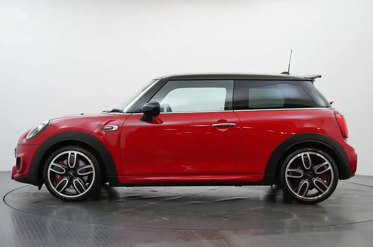 Used Mini John Cooper Works Hatch 228 HP (167 kW) 2019 Red Hatchback